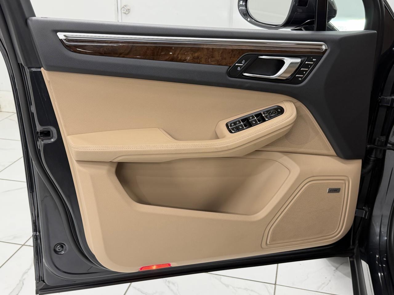 2022 Porsche Macan Newark DE