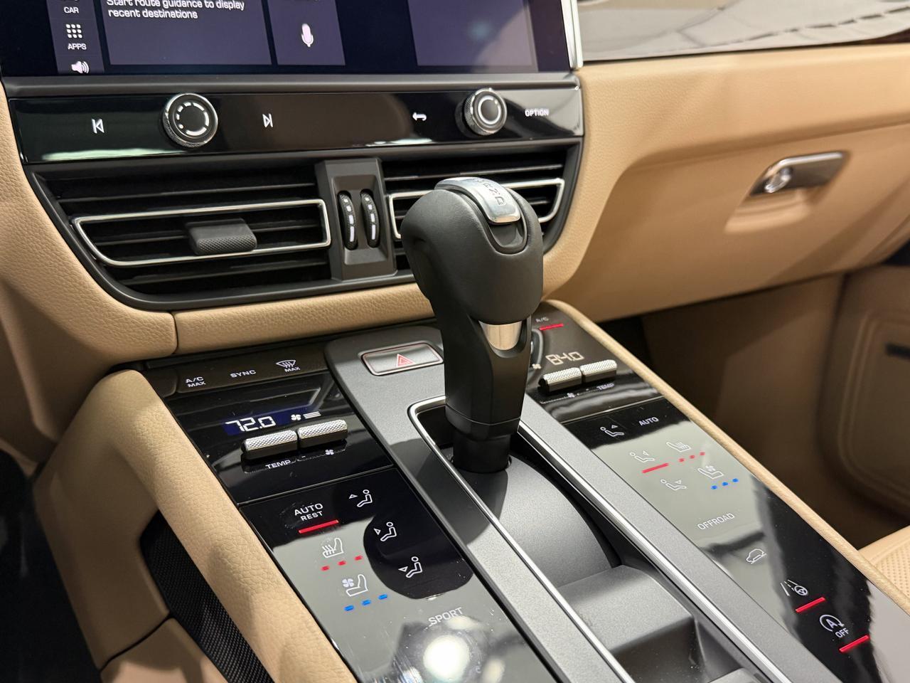 2022 Porsche Macan Newark DE