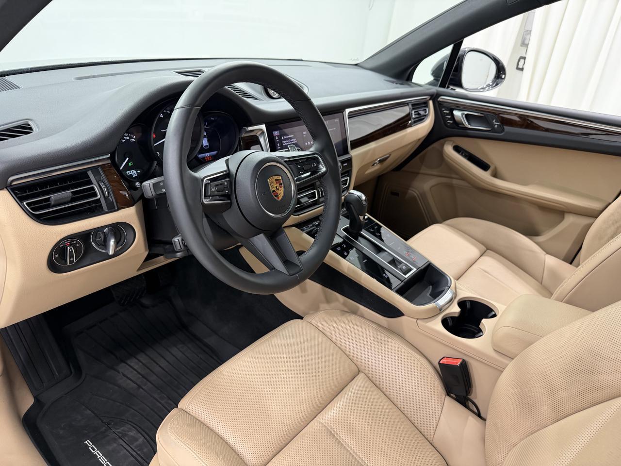 2022 Porsche Macan Newark DE