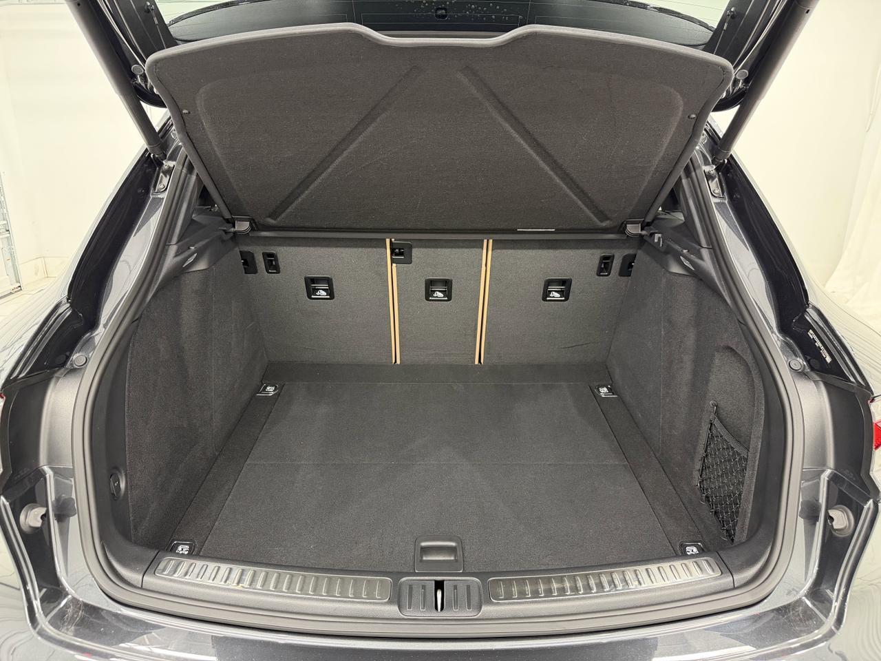 2022 Porsche Macan Newark DE