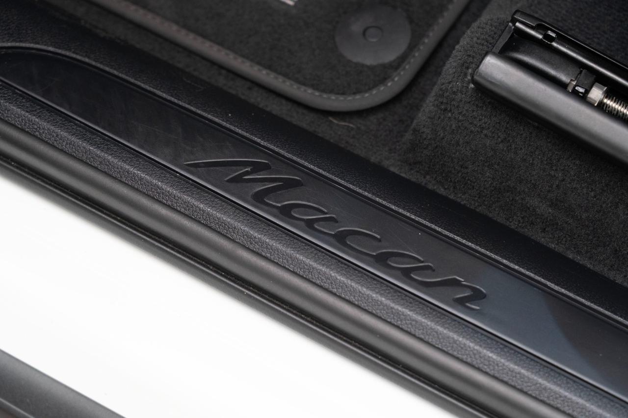 2022 Porsche Macan Pompano Beach FL
