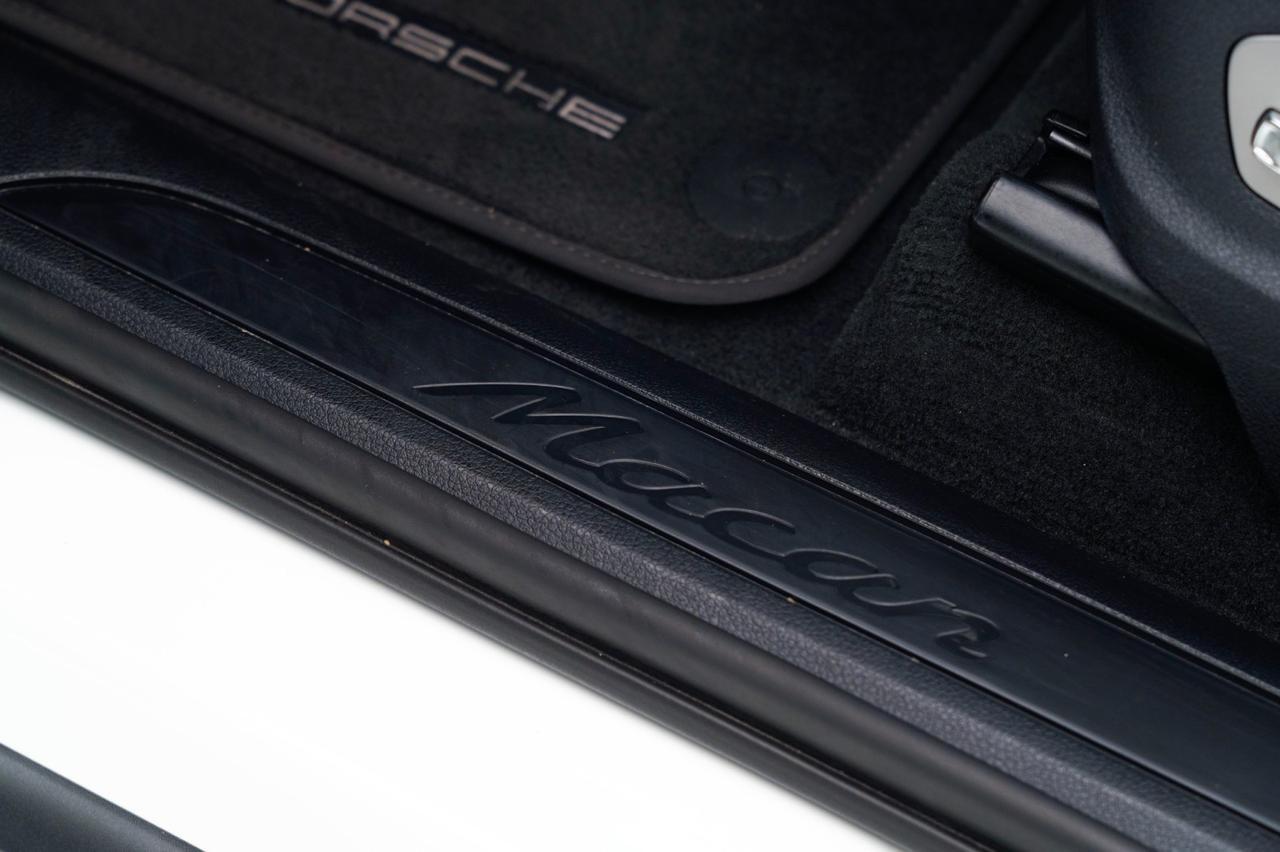 2022 Porsche Macan Pompano Beach FL