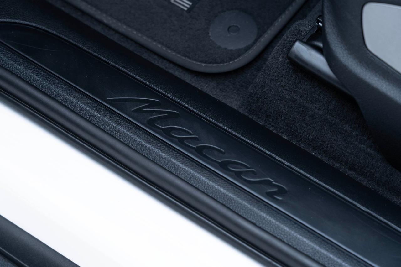 2022 Porsche Macan Pompano Beach FL