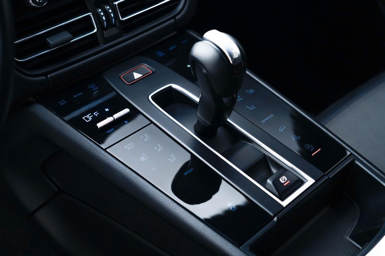 2022 Porsche Macan Pompano Beach FL