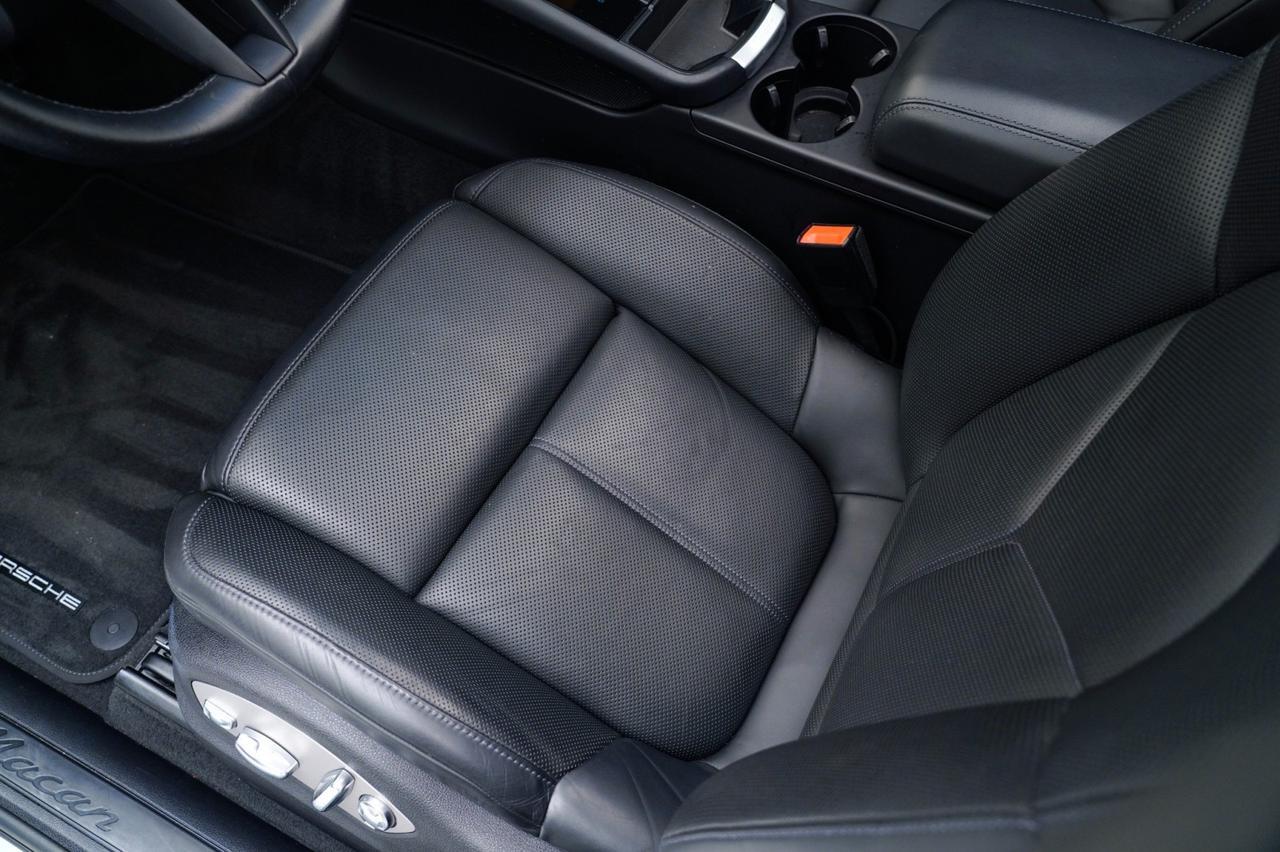 2022 Porsche Macan Pompano Beach FL