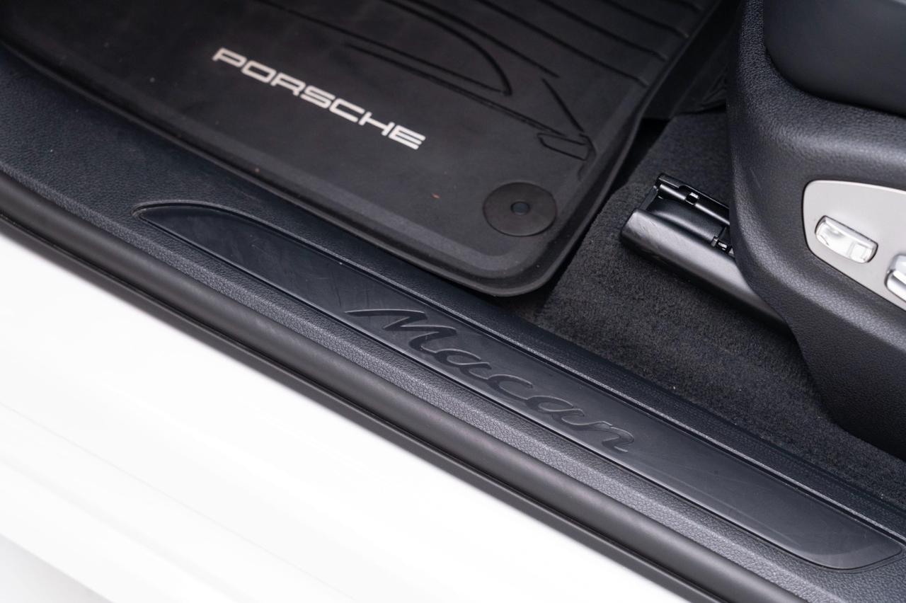 2022 Porsche Macan Pompano Beach FL