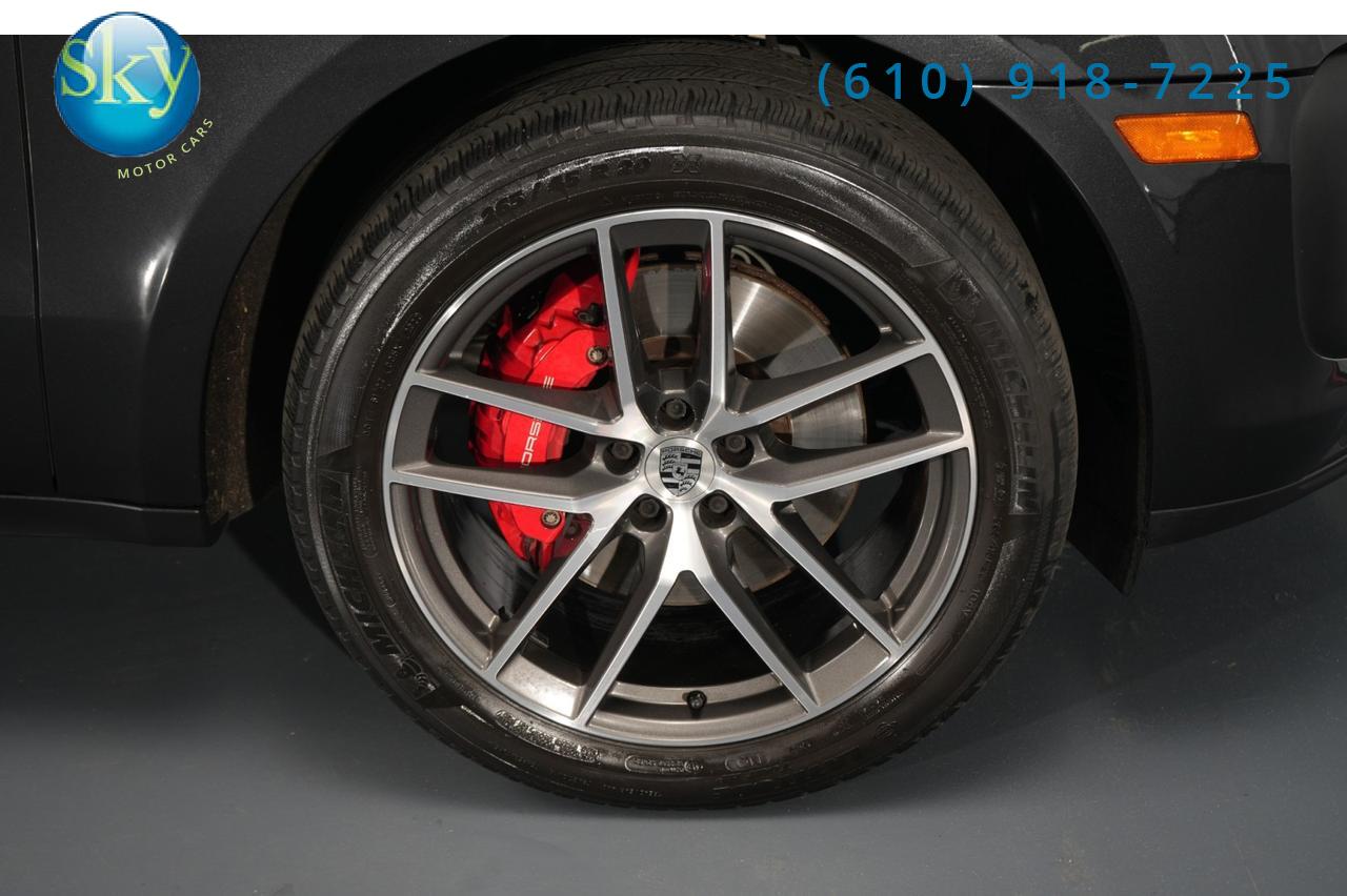 2022 Porsche Macan AWD S 1-Owner Bordeaux Seatbelts & Guages West Chester PA