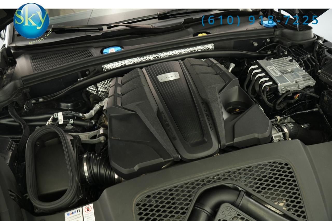 2022 Porsche Macan AWD S 1-Owner Bordeaux Seatbelts & Guages West Chester PA