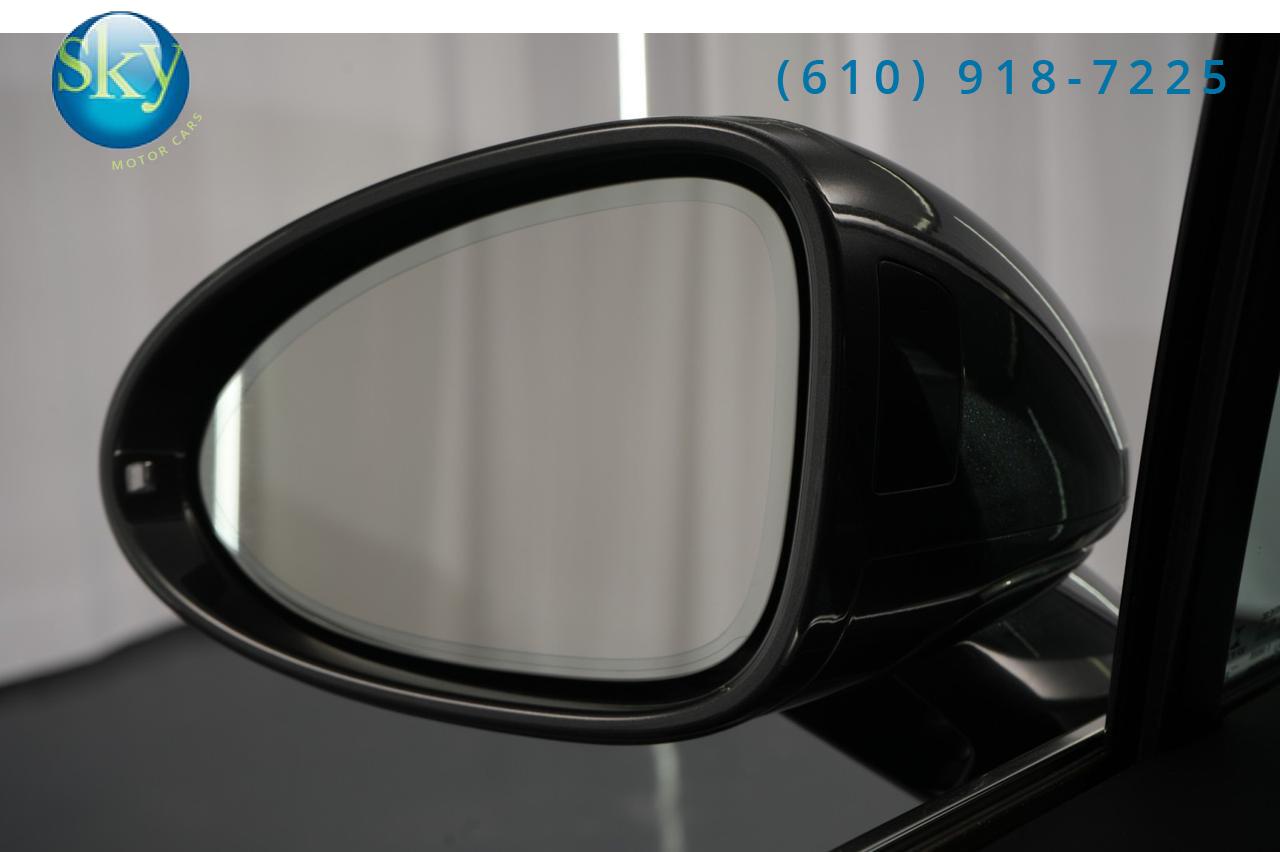 2022 Porsche Macan AWD S 1-Owner Bordeaux Seatbelts & Guages West Chester PA