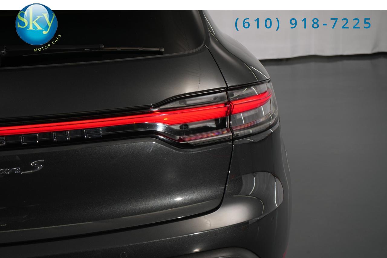 2022 Porsche Macan AWD S 1-Owner Bordeaux Seatbelts & Guages West Chester PA