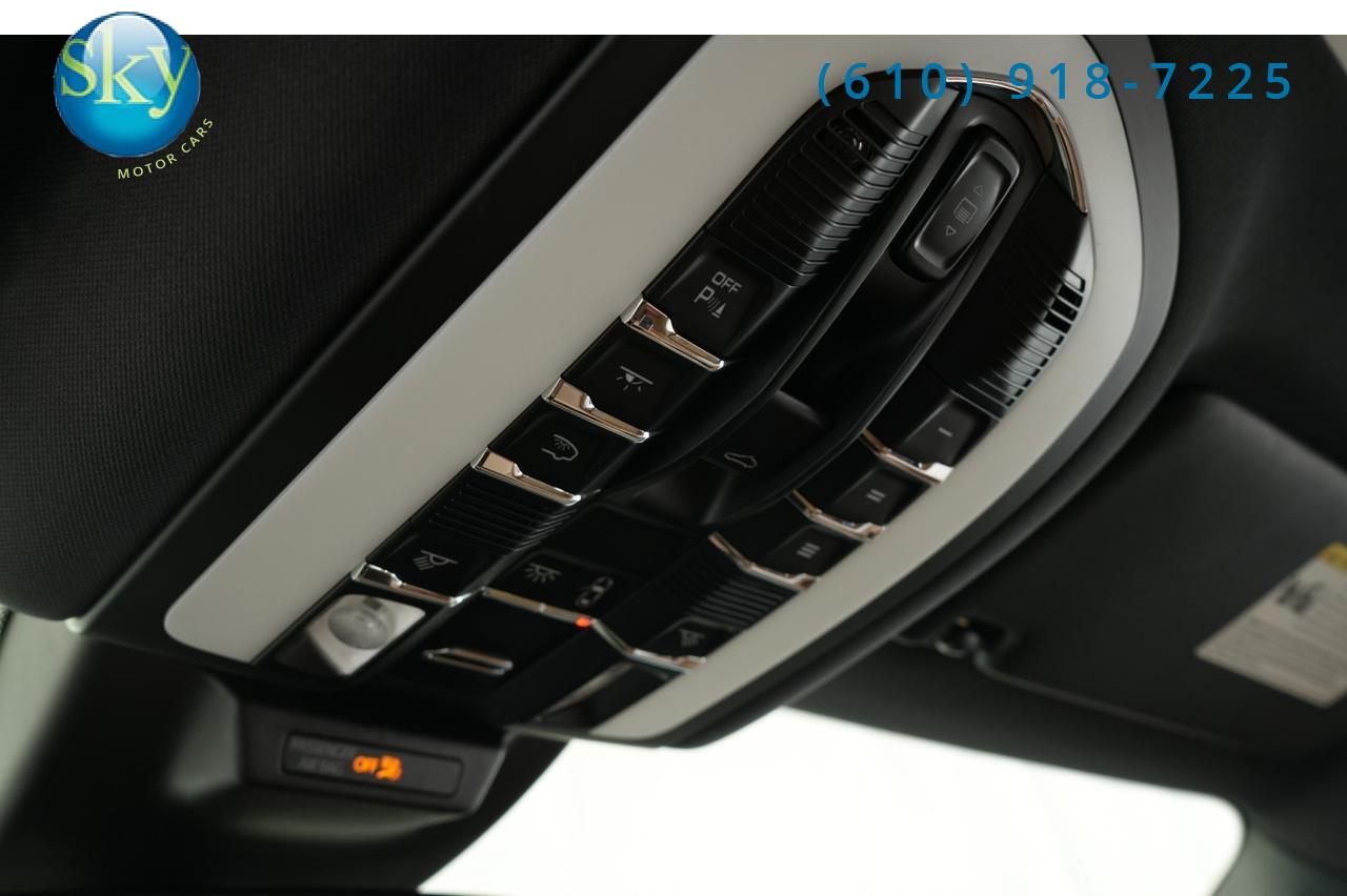 2022 Porsche Macan AWD S 1-Owner Bordeaux Seatbelts & Guages West Chester PA