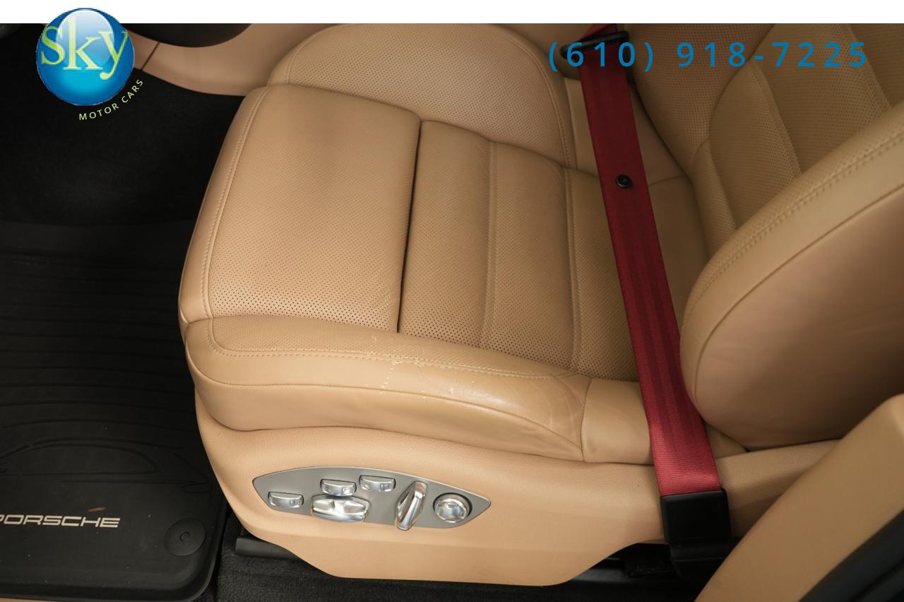 2022 Porsche Macan AWD S 1-Owner Bordeaux Seatbelts & Guages West Chester PA