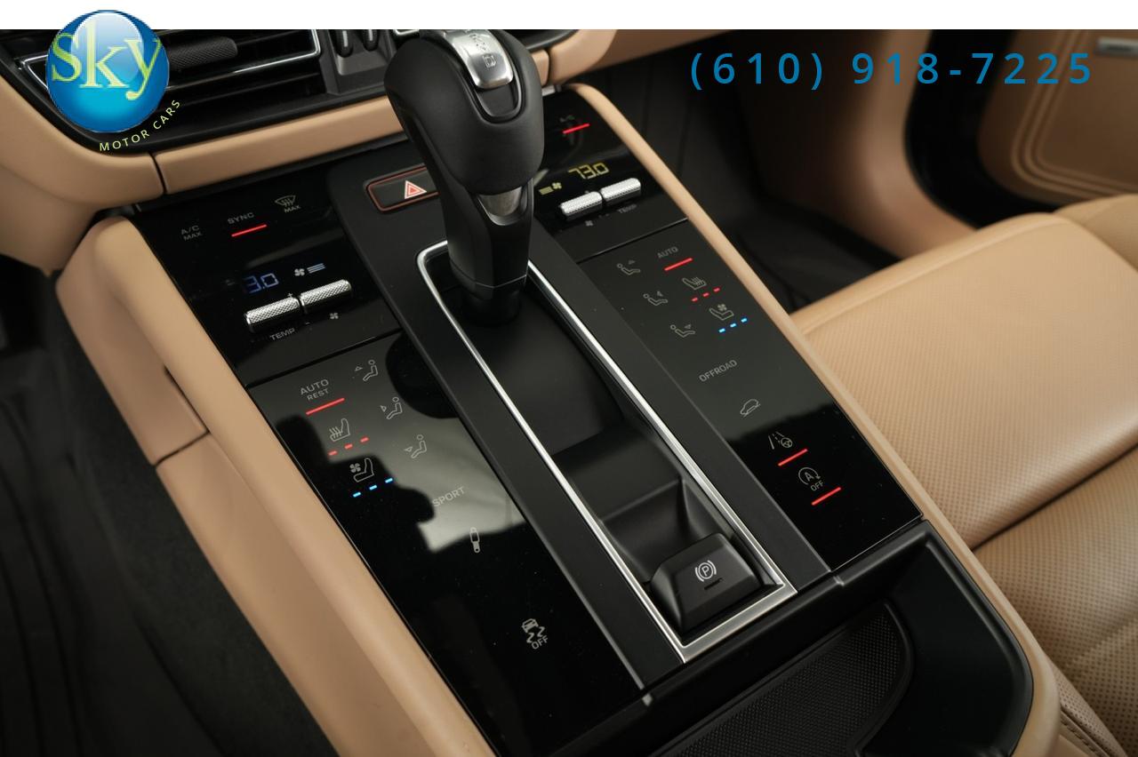 2022 Porsche Macan AWD S 1-Owner Bordeaux Seatbelts & Guages West Chester PA