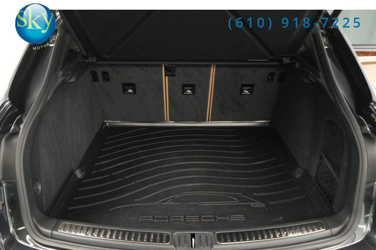 2022 Porsche Macan AWD S 1-Owner Bordeaux Seatbelts & Guages West Chester PA