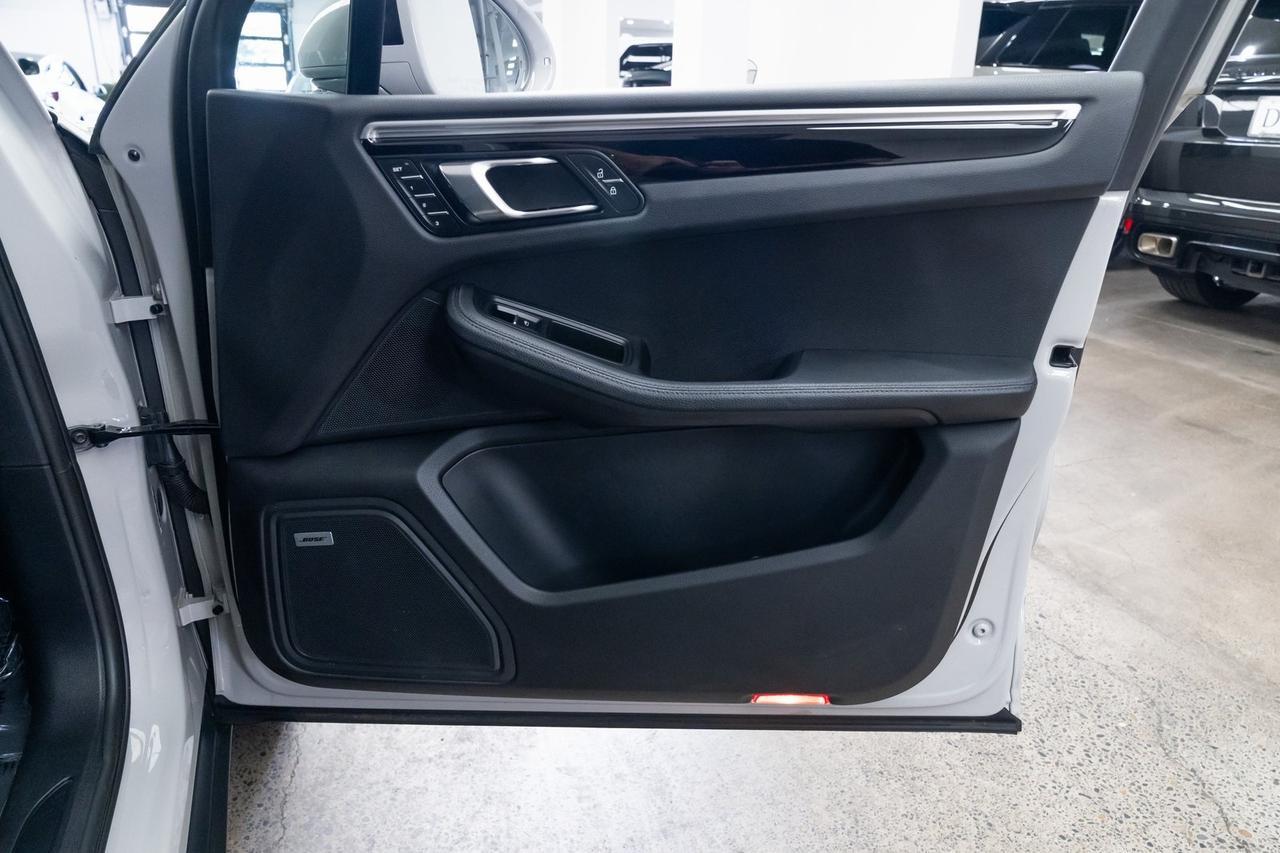 2022 Porsche Macan Base 1 Owner Vented Seats Premium Package Plus Portland OR