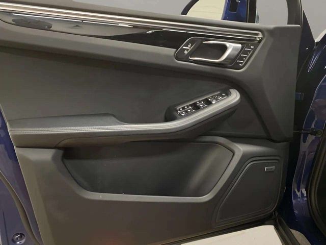 2022 Porsche Macan Base Dallas TX