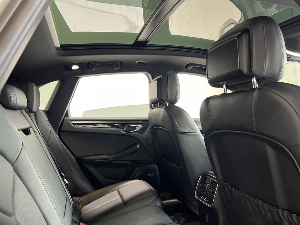 2022 Porsche Macan Base Indianapolis IN