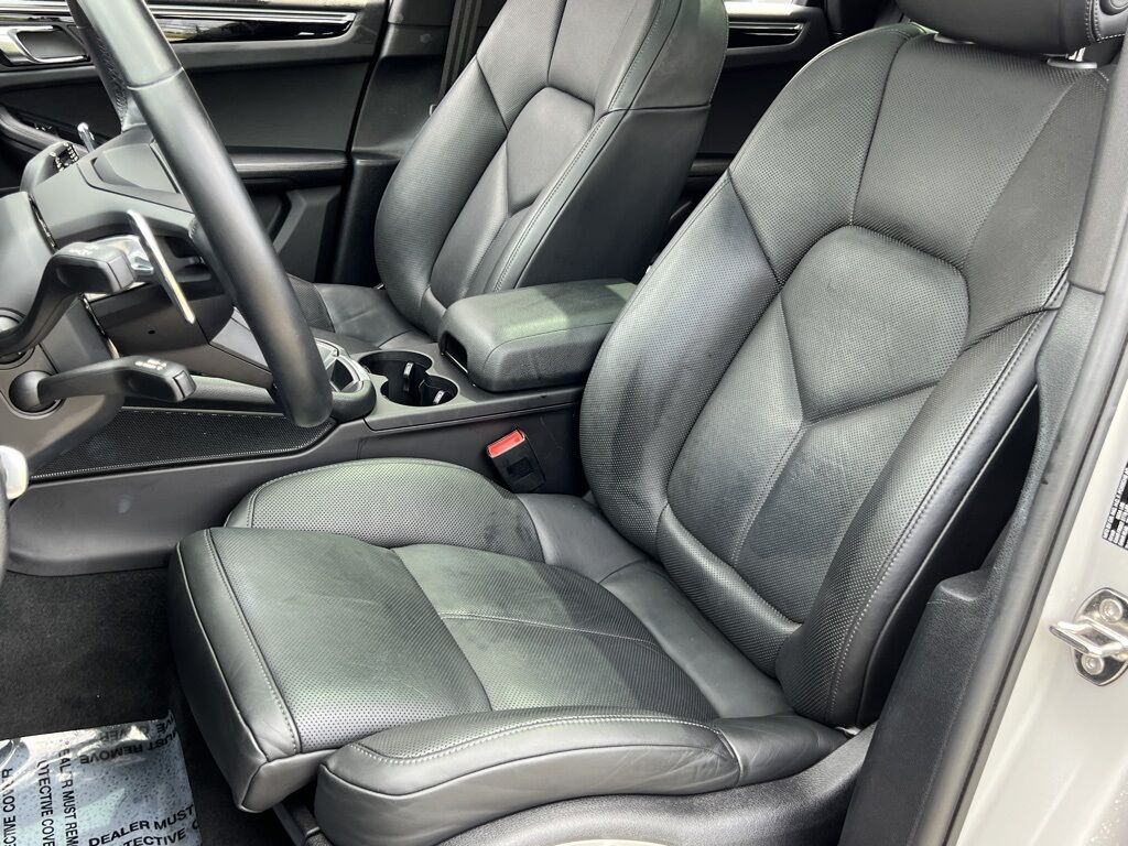 2022 Porsche Macan Base Indianapolis IN