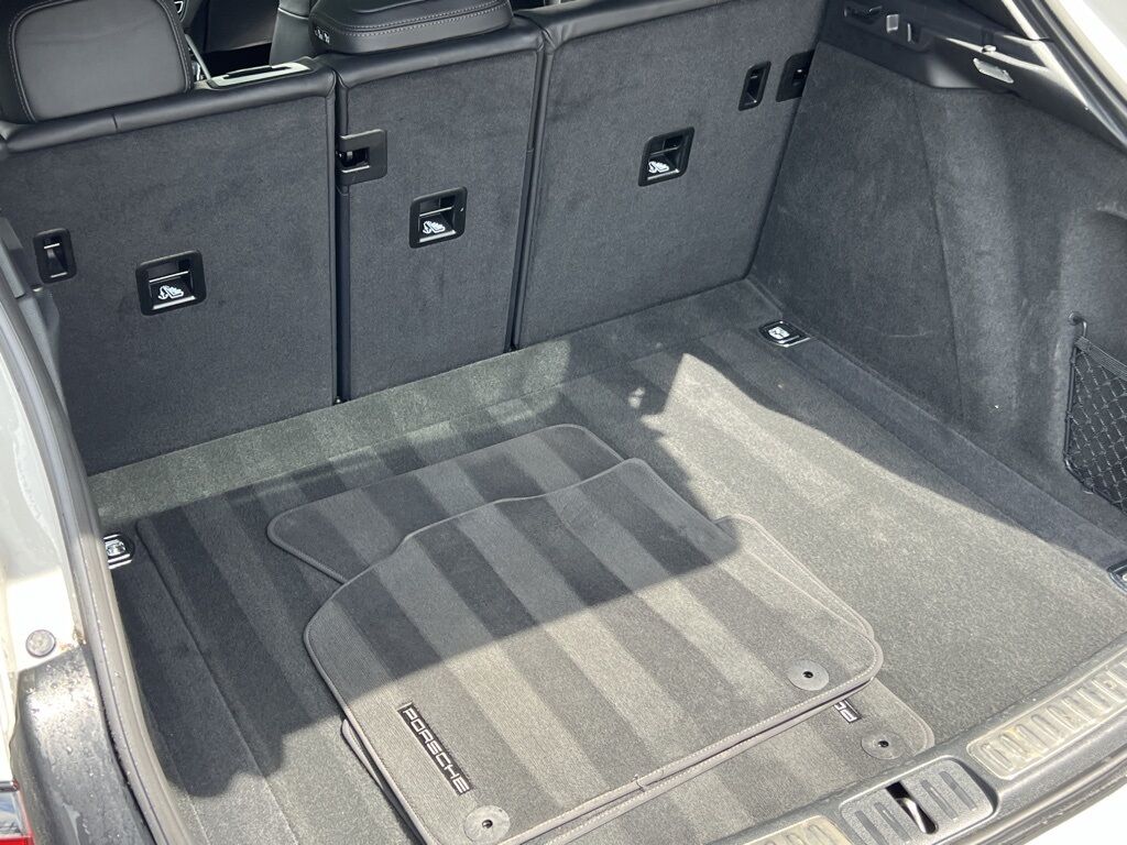 2022 Porsche Macan Base Indianapolis IN