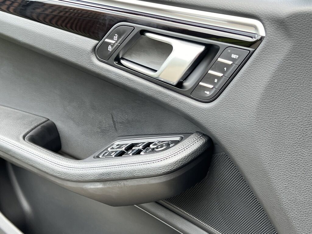 2022 Porsche Macan Base Indianapolis IN