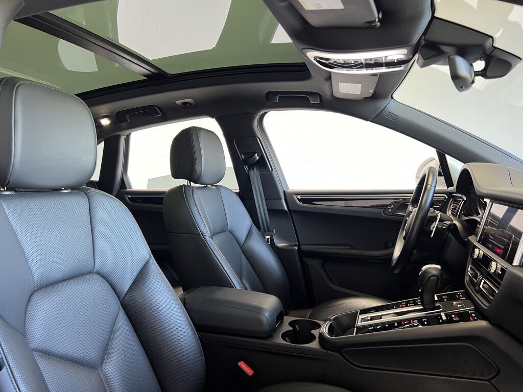 2022 Porsche Macan Base Indianapolis IN