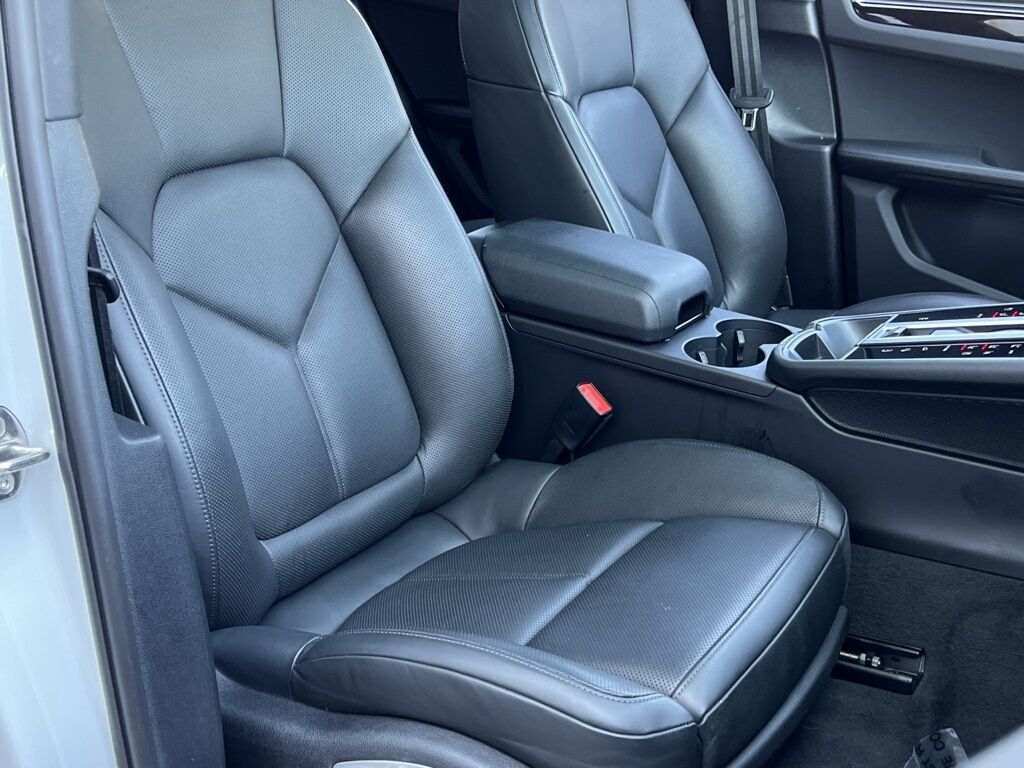 2022 Porsche Macan Base Indianapolis IN