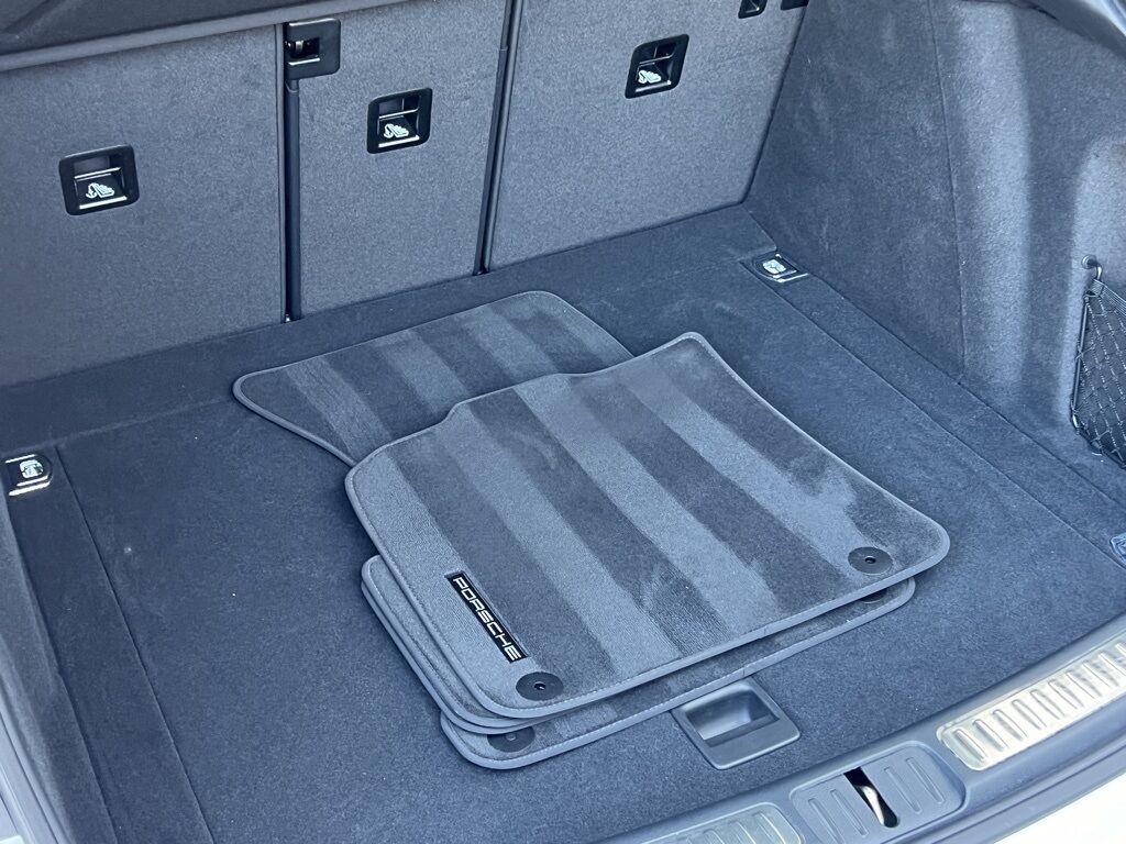 2022 Porsche Macan Base Indianapolis IN