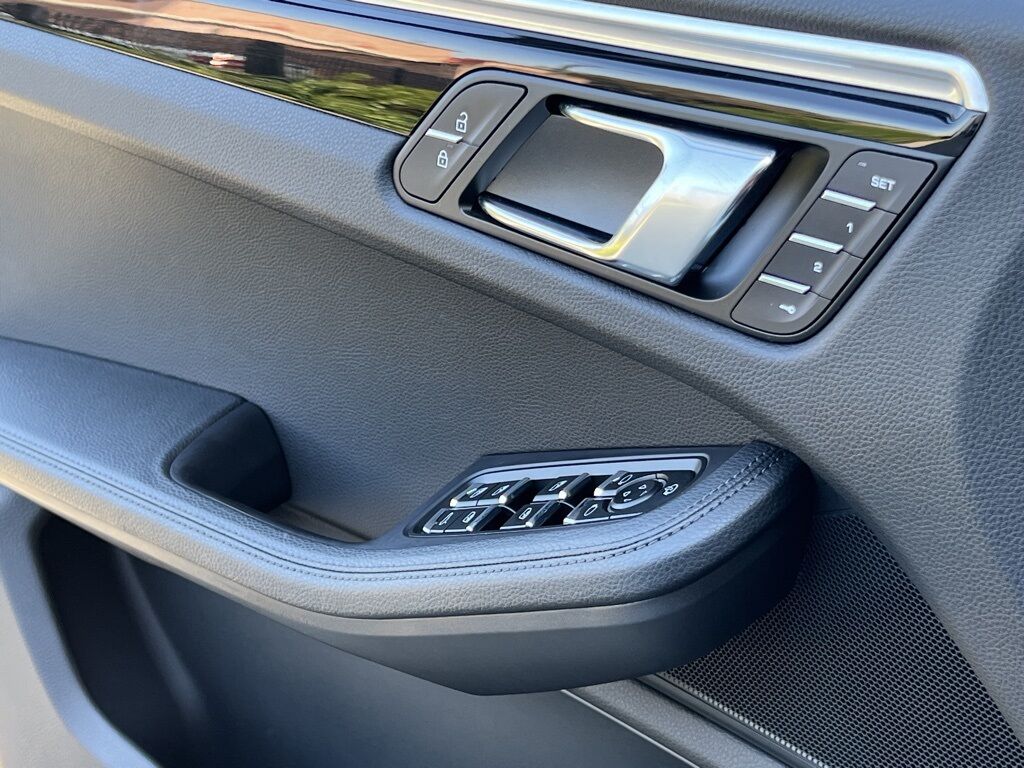2022 Porsche Macan Base Indianapolis IN