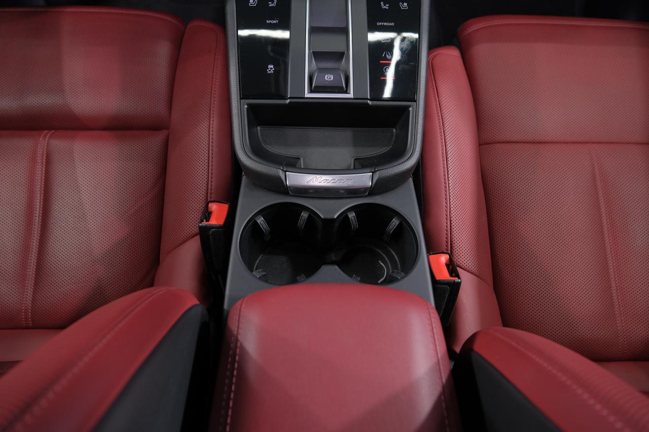 2022 Porsche Macan Base Miami FL