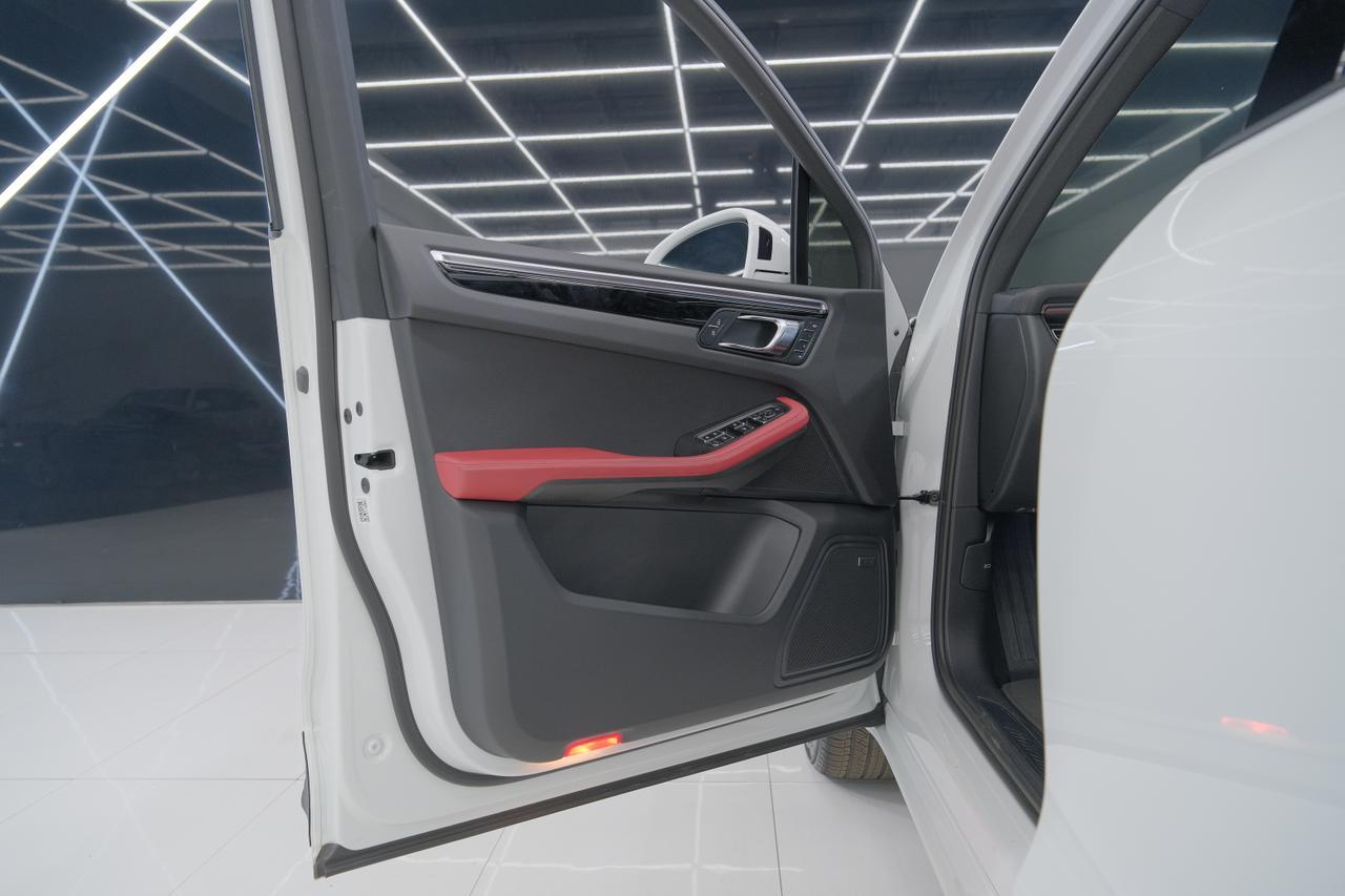 2022 Porsche Macan Base Miami FL