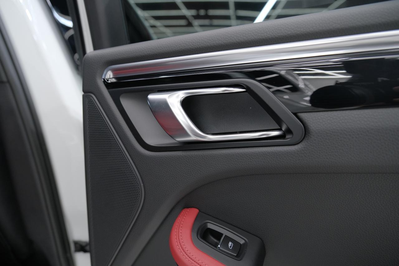 2022 Porsche Macan Base Miami FL