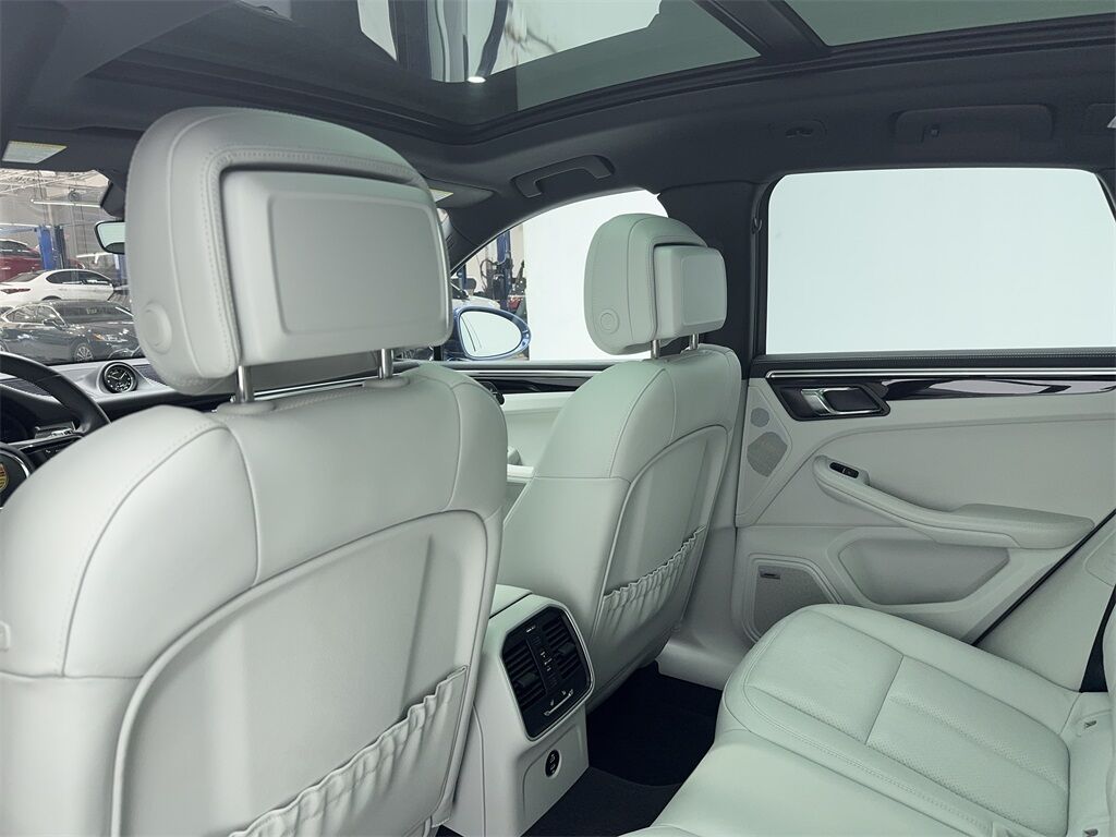 2022 Porsche Macan Base NAV,CAM,PANO,HTD STS,BLIND SPOT,21&quot; WLS Plano TX