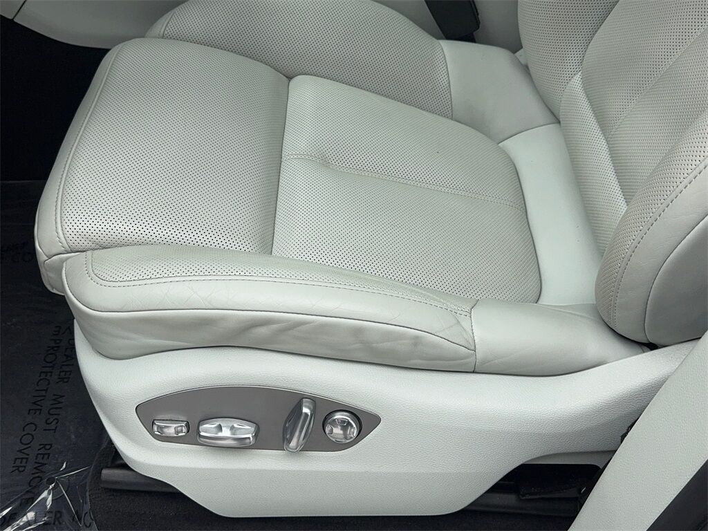 2022 Porsche Macan Base NAV,CAM,PANO,HTD STS,BLIND SPOT,21&quot; WLS Plano TX