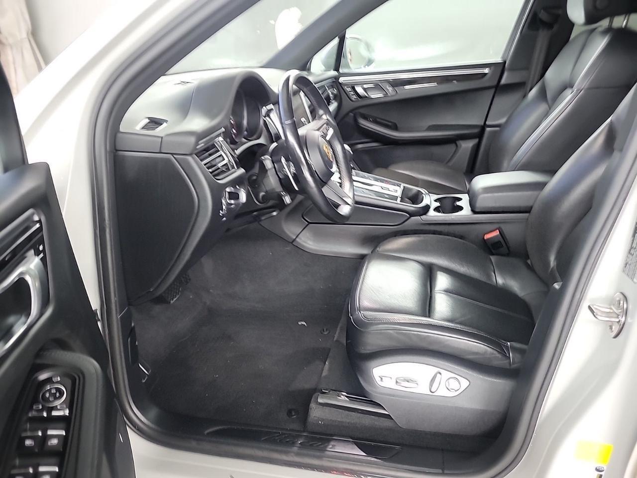 2022 Porsche Macan Base One Owner Prem Pkg + Vented Seats Portland OR