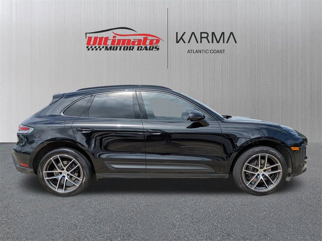 2022 Porsche Macan Base