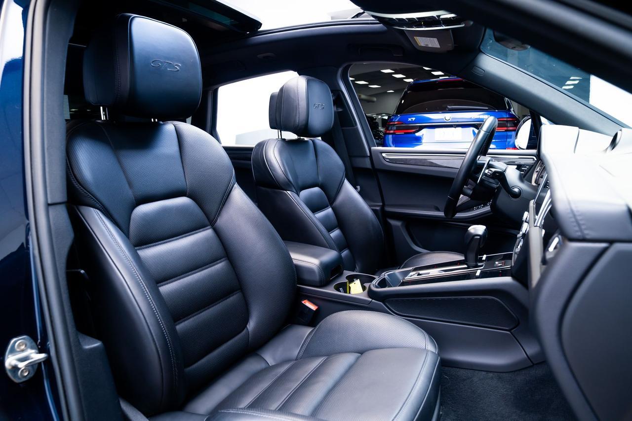 2022 Porsche Macan GTS Sport Chrono Package Carbon Interior Trim Portland OR