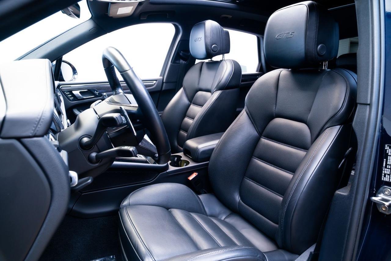 2022 Porsche Macan GTS Sport Chrono Package Carbon Interior Trim Portland OR