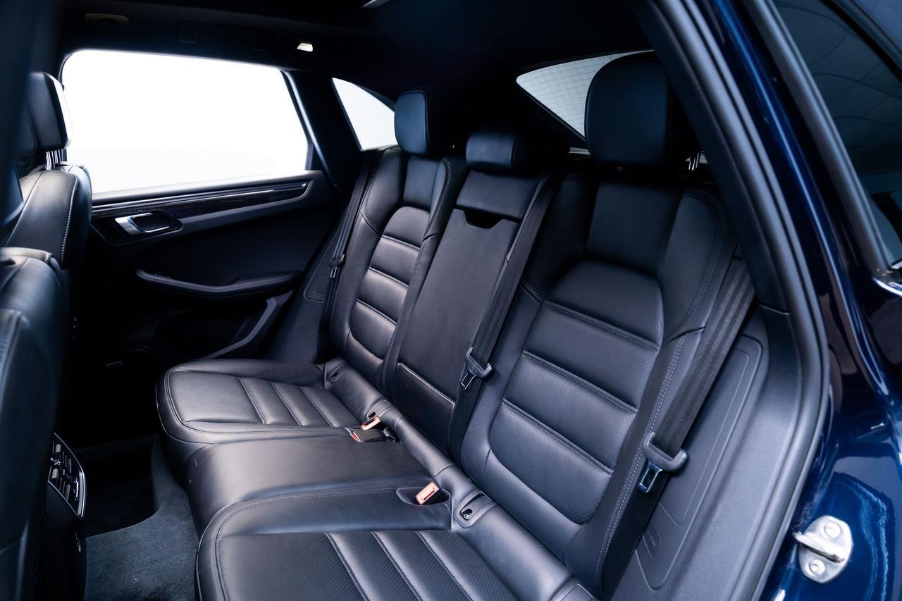 2022 Porsche Macan GTS Sport Chrono Package Carbon Interior Trim Portland OR