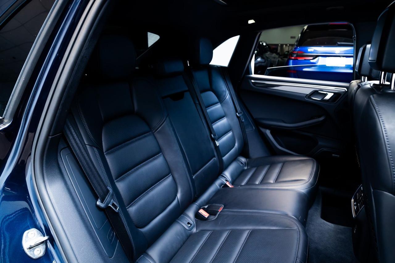 2022 Porsche Macan GTS Sport Chrono Package Carbon Interior Trim Portland OR