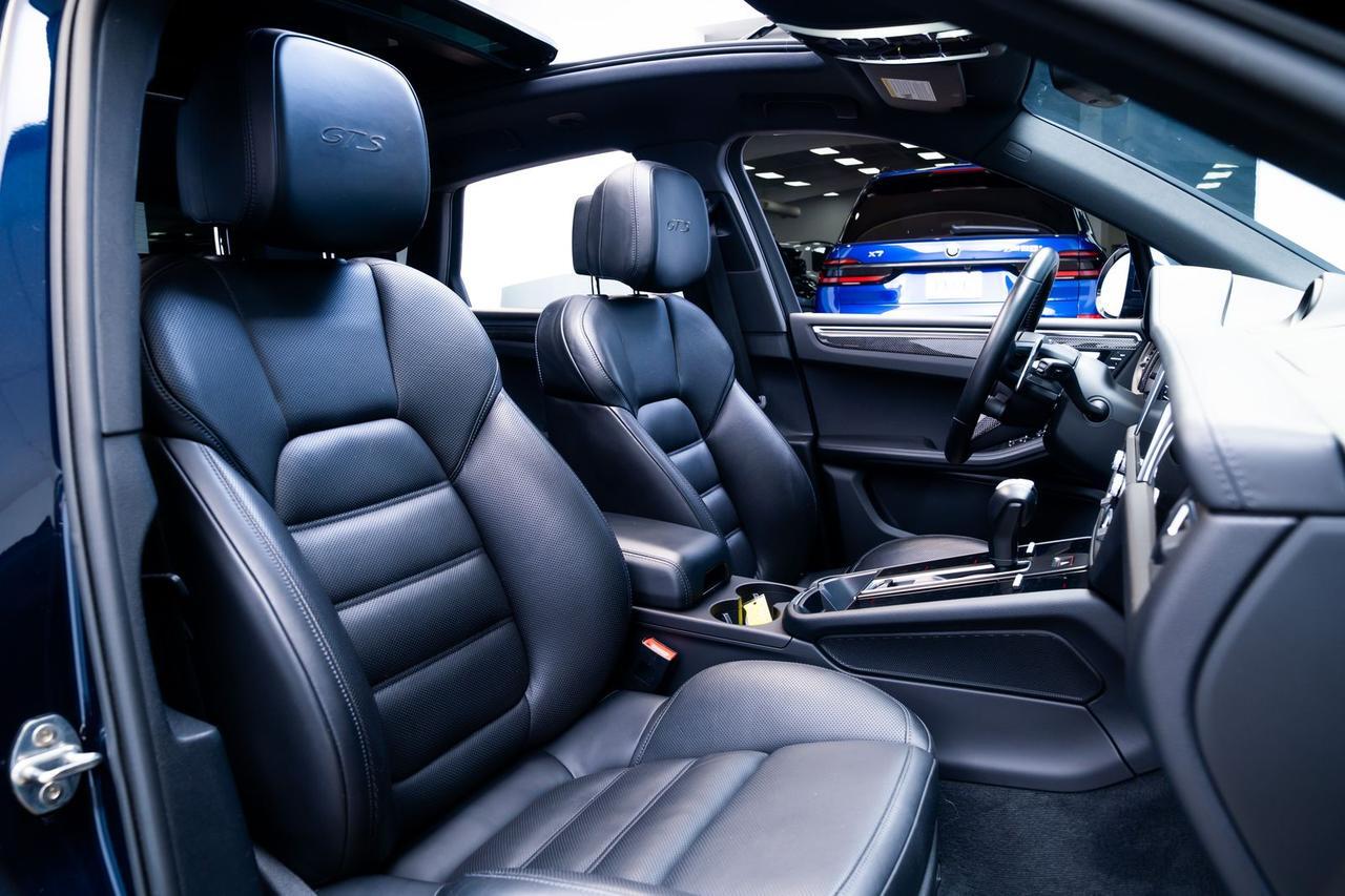 2022 Porsche Macan GTS Sport Chrono Package Carbon Interior Trim Portland OR
