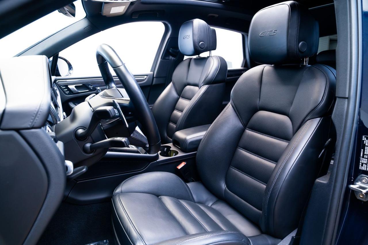 2022 Porsche Macan GTS Sport Chrono Package Carbon Interior Trim Portland OR