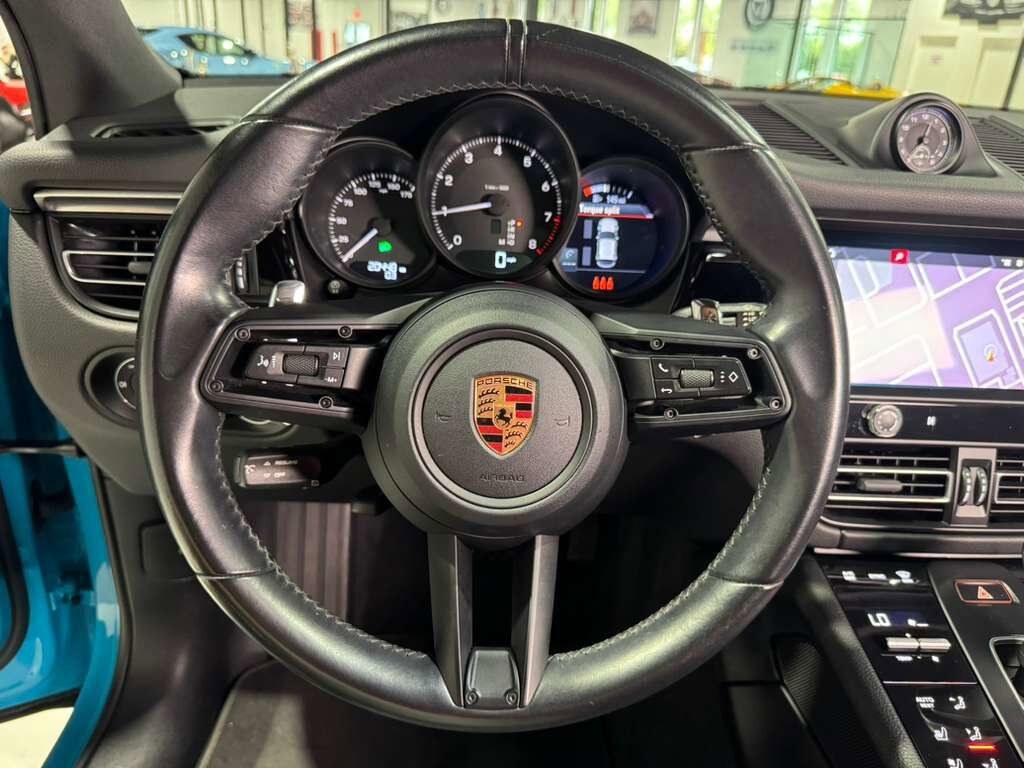 2022 Porsche Macan Miami Blue paint, Sport Chrono package, driver's assistance system, Bose audio system AND MUCH MORE! Fort Lauderdale FL
