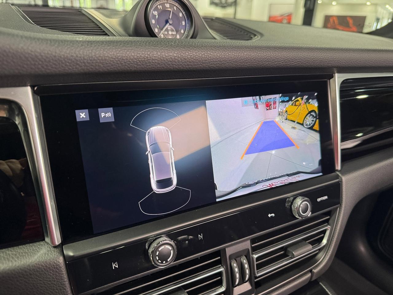 2022 Porsche Macan Miami Blue paint, Sport Chrono package, driver's assistance system, Bose audio system AND MUCH MORE! Fort Lauderdale FL