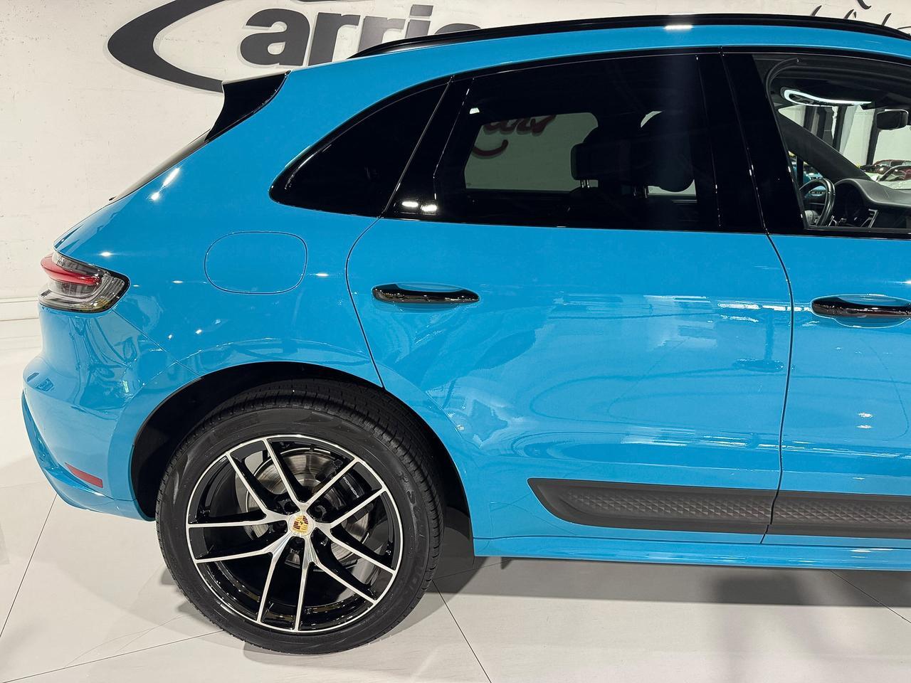 2022 Porsche Macan Miami Blue paint, Sport Chrono package, driver's assistance system, Bose audio system AND MUCH MORE! Fort Lauderdale FL