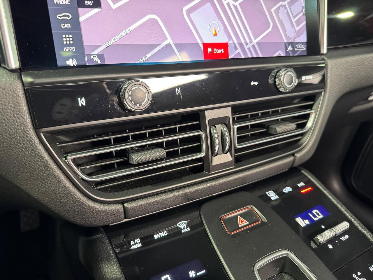 2022 Porsche Macan Miami Blue paint, Sport Chrono package, driver's assistance system, Bose audio system AND MUCH MORE! Fort Lauderdale FL