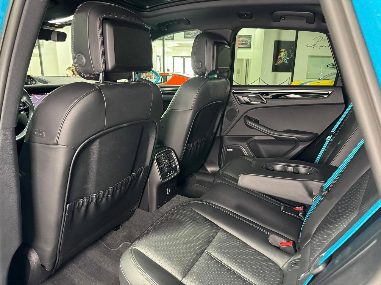 2022 Porsche Macan Miami Blue paint, Sport Chrono package, driver's assistance system, Bose audio system AND MUCH MORE! Fort Lauderdale FL