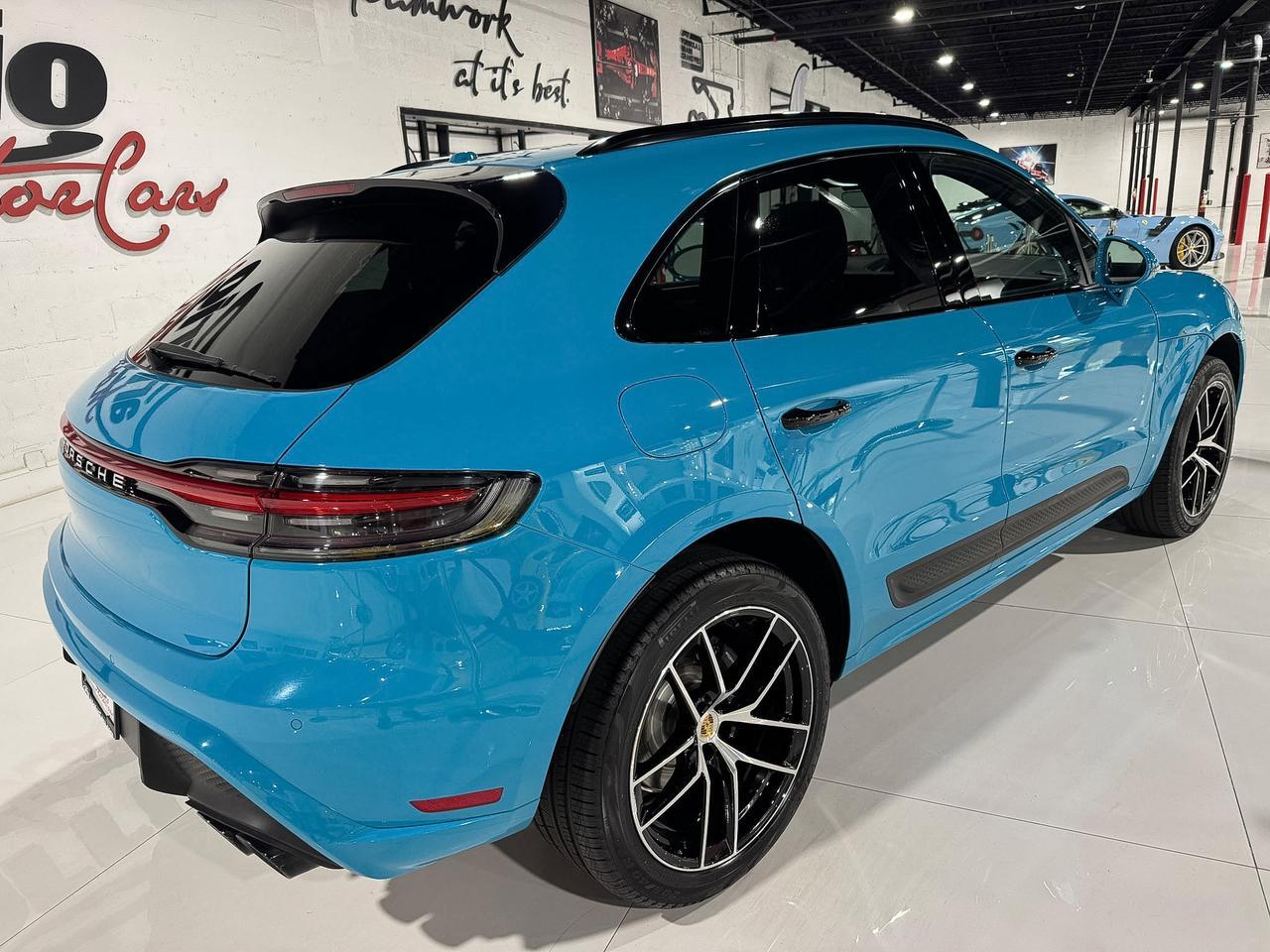 2022 Porsche Macan Miami Blue paint, Sport Chrono package, driver's assistance system, Bose audio system AND MUCH MORE! Fort Lauderdale FL