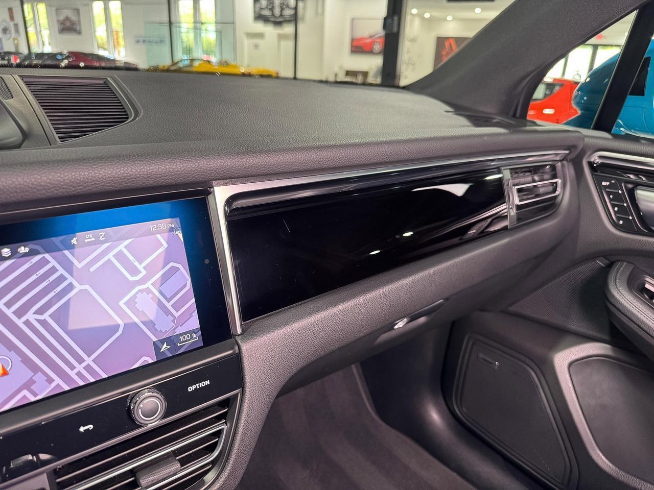 2022 Porsche Macan Miami Blue paint, Sport Chrono package, driver's assistance system, Bose audio system AND MUCH MORE! Fort Lauderdale FL
