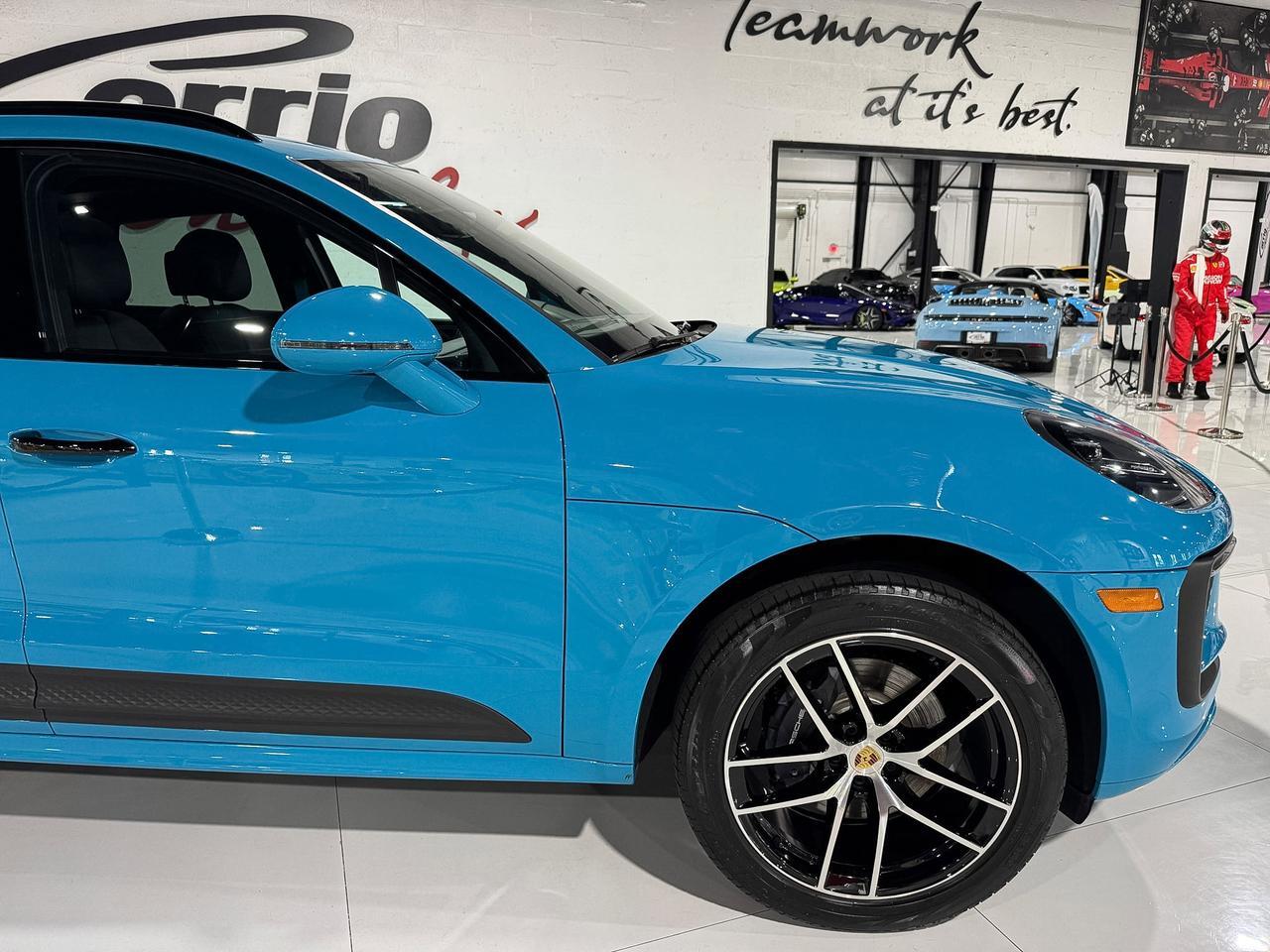 2022 Porsche Macan Miami Blue paint, Sport Chrono package, driver's assistance system, Bose audio system AND MUCH MORE! Fort Lauderdale FL