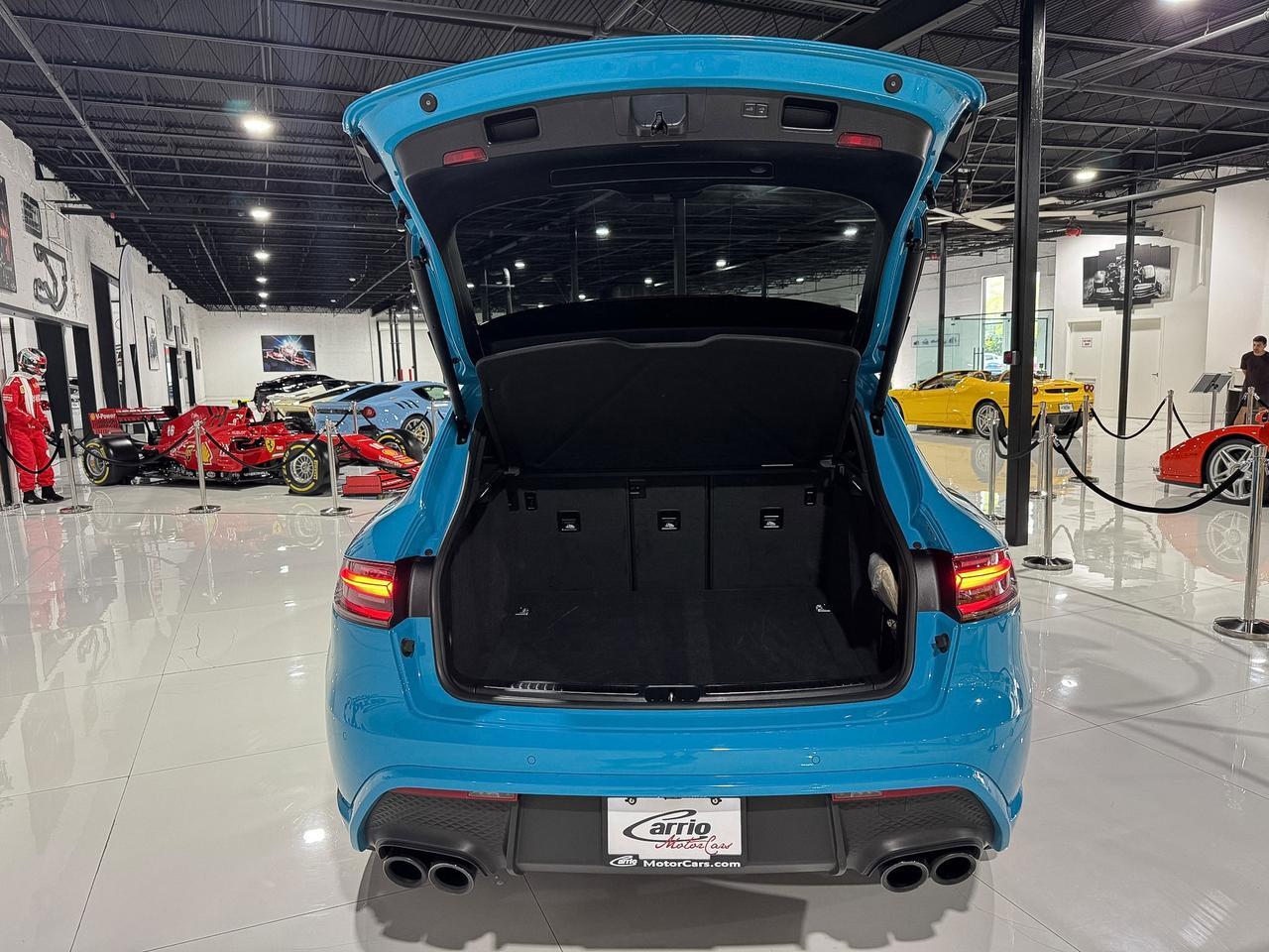 2022 Porsche Macan Miami Blue paint, Sport Chrono package, driver's assistance system, Bose audio system AND MUCH MORE! Fort Lauderdale FL